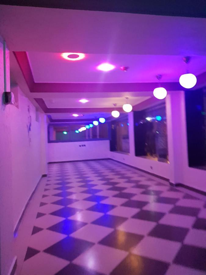 Zellaka Hotel & Cafe Хурибга Экстерьер фото